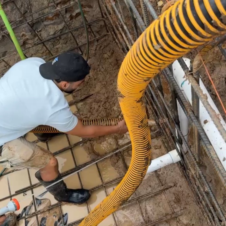 NDD excavation potholing around live gas and water services Sydney