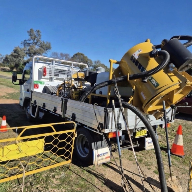 Mini vac truck hire tight side access Sydney residential