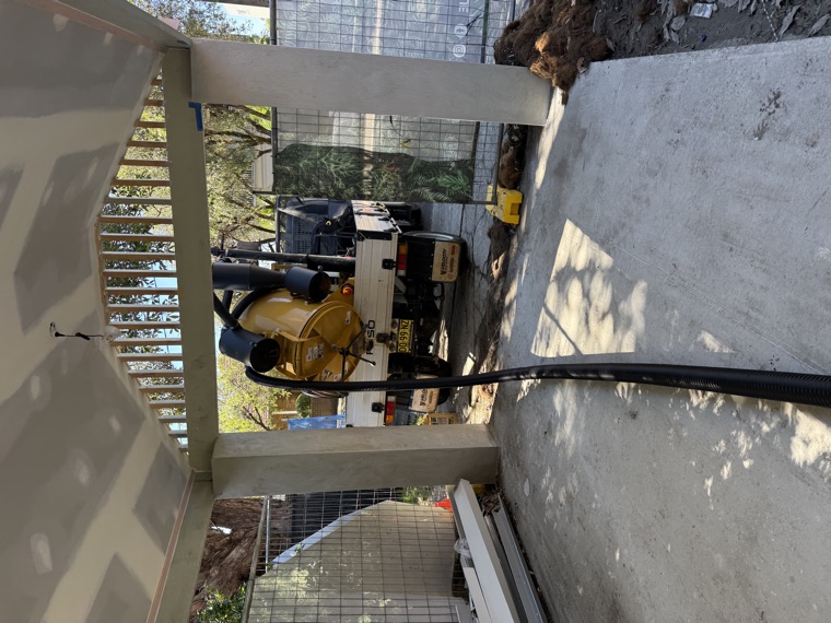 Compact vac truck tight access between buildings Sydney