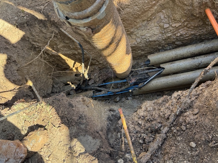 NDD excavation exposed underground telco cables and conduits Sydney